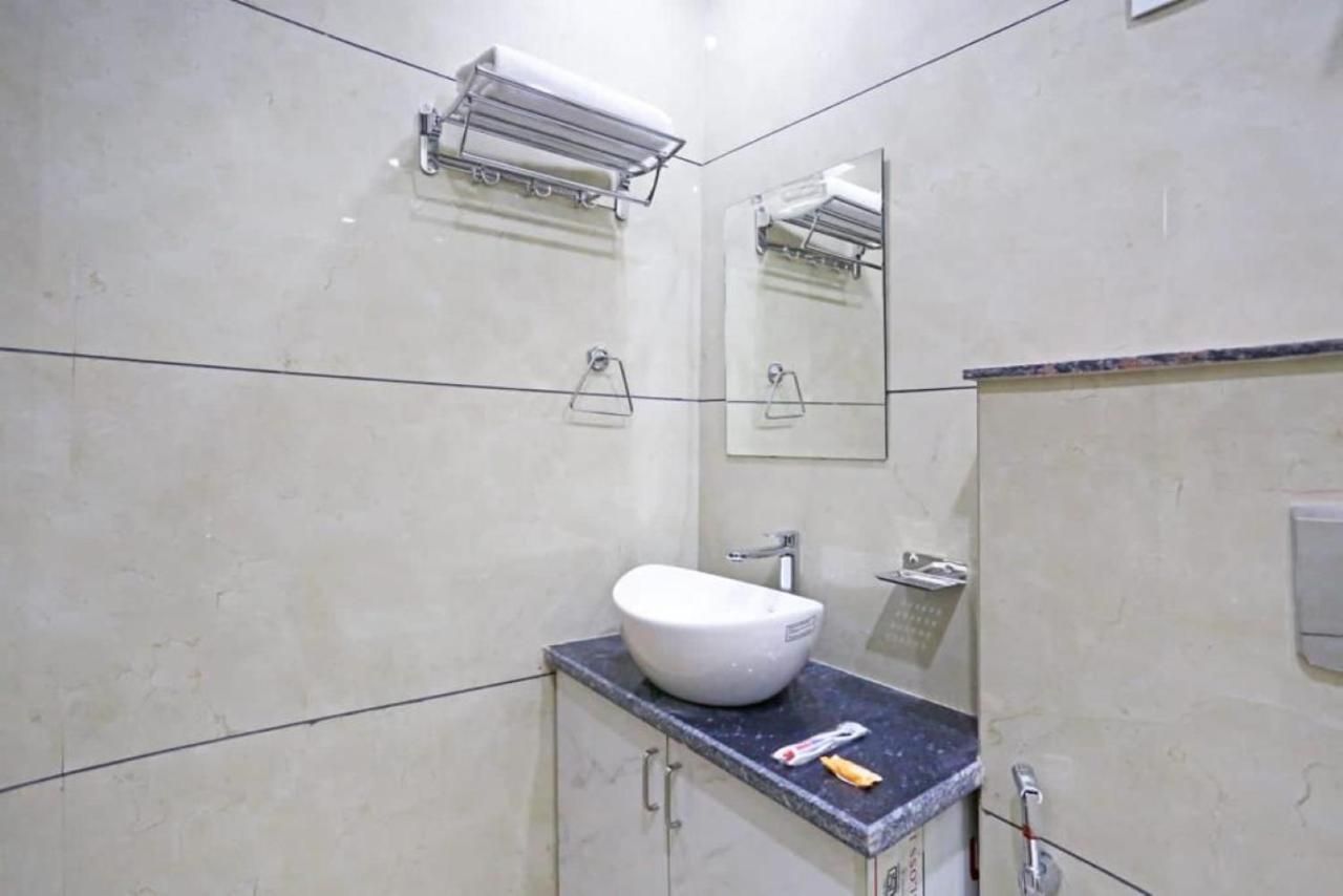 Hotel Mannat Bhera Enclave New Delhi Eksteriør billede